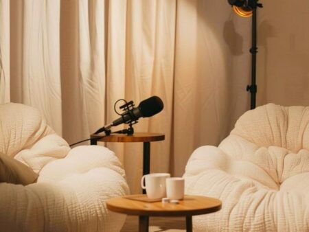 7 Powerful Secrets to Get Booked on Podcasts With a 98% Success Rate