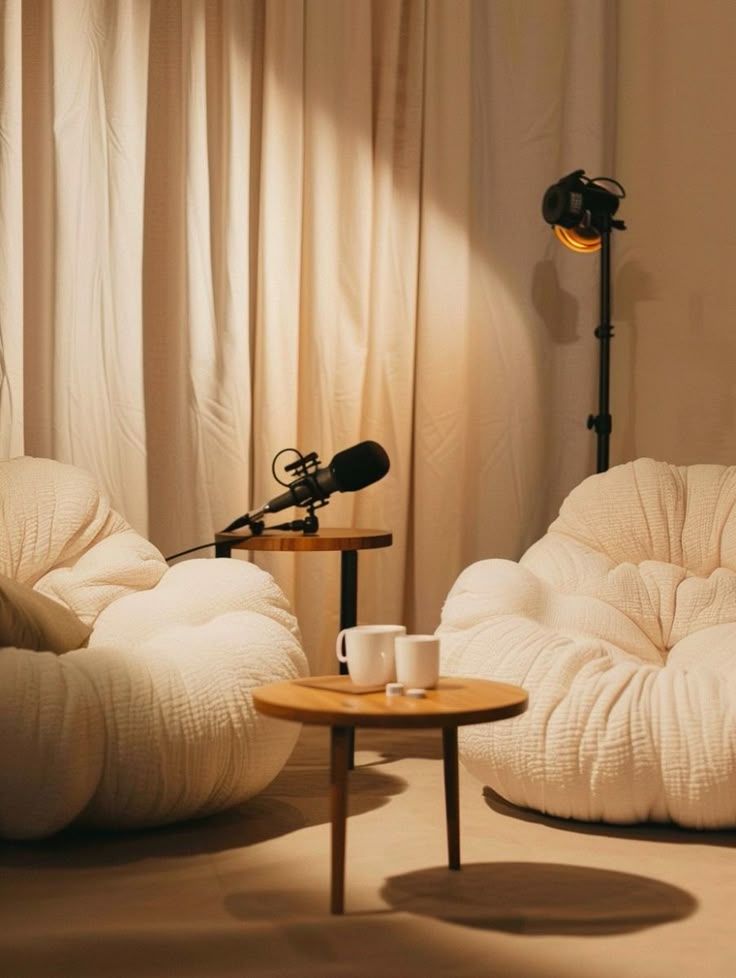 7 Powerful Secrets to Get Booked on Podcasts With a 98% Success Rate